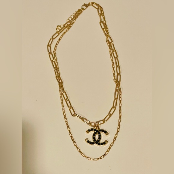 Gold and black authentic CC button necklace - Picture 1 of 1